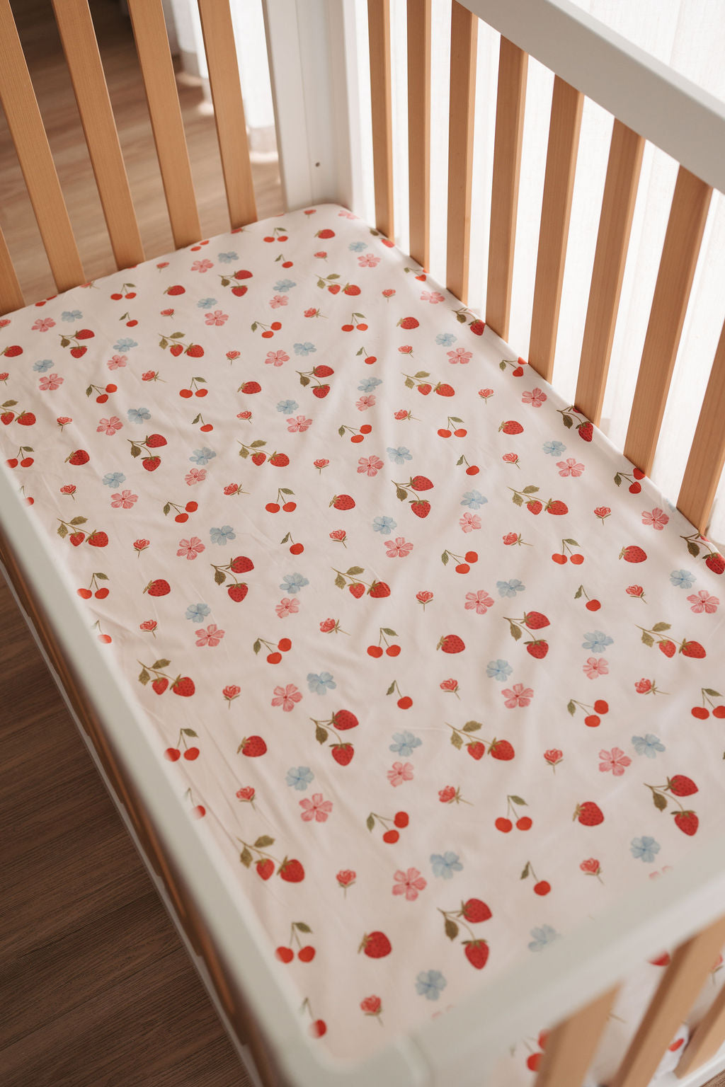 Waterproof Fitted Cot Sheet - Evie