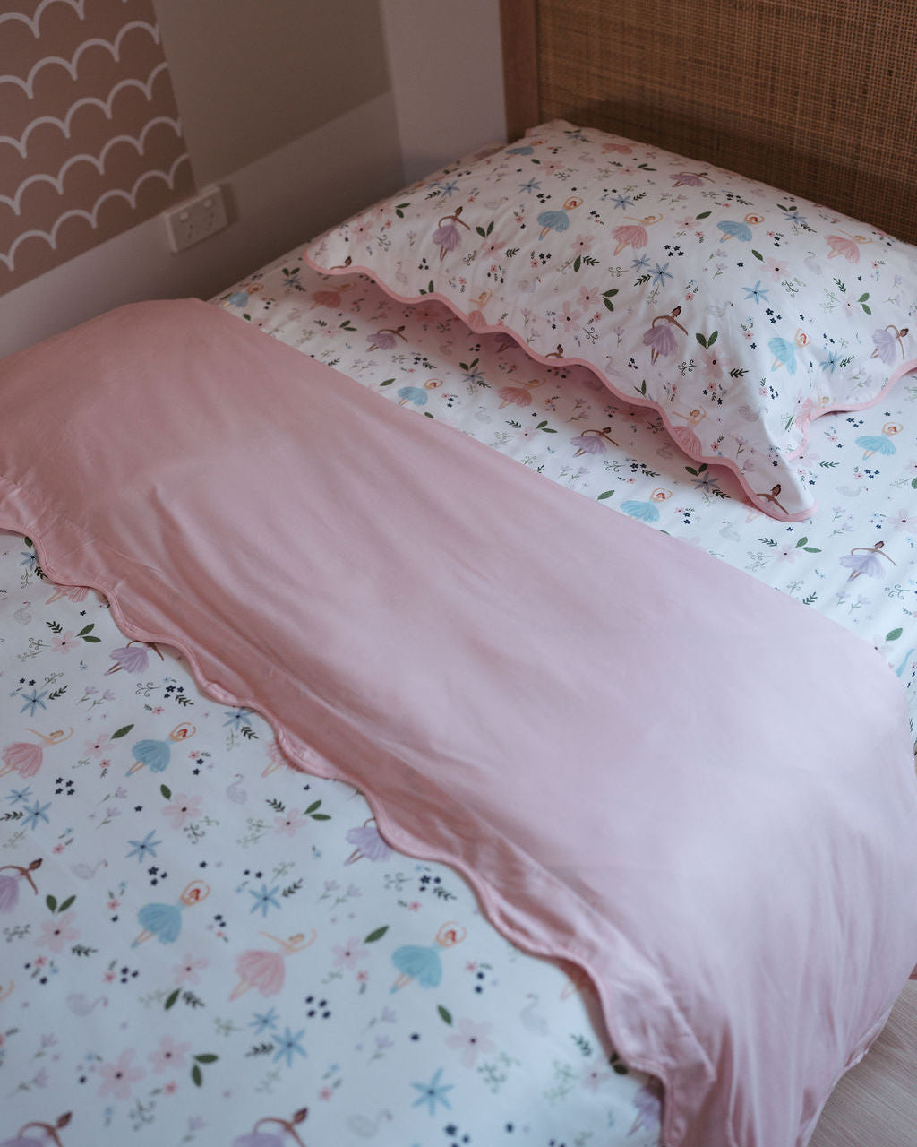 Matching Single Doona Cover & Waterproof Pillowcase Set - Alaska