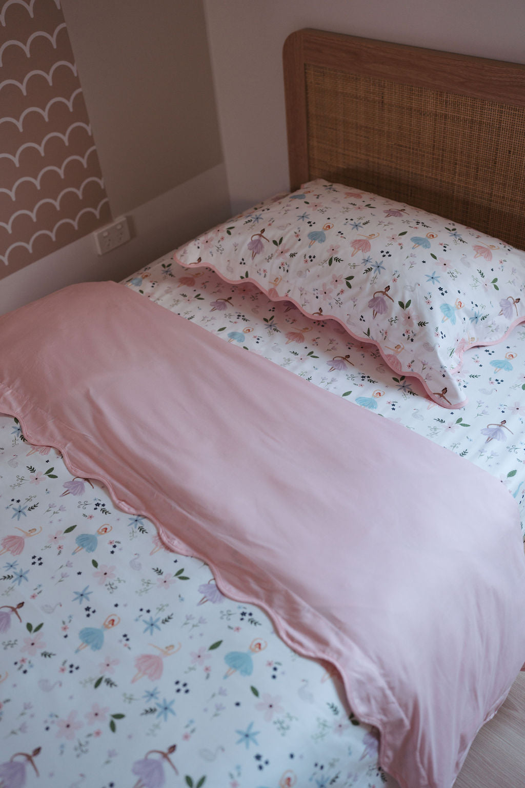 Matching King Single Doona Cover & Waterproof Pillowcase Set - Alaska